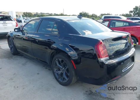 2021 Chrysler 300 Touring z USA, uszkodzony, nr VIN 2C3CCAAG5MH637011
